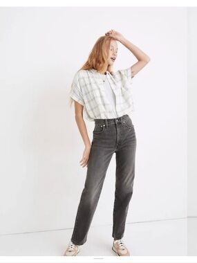 Madewell High-Rise Straight Leg Jeans in Washed Black